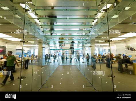 Interior of the Apple store in Regent Street London Stock Photo - Alamy