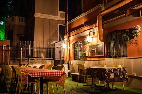 8 BEST Hostels in ROME for Solo Travelers, Party or Chill