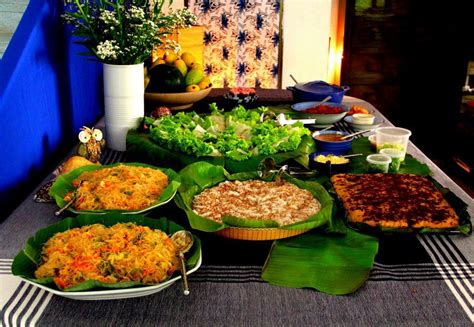 25 Table Setting Decorations & Centerpieces: Filipino Buffet Table Setting