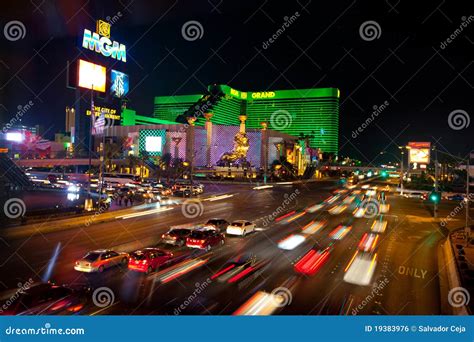 Las Vegas Street Cars in Motion Editorial Photo - Image of king ...