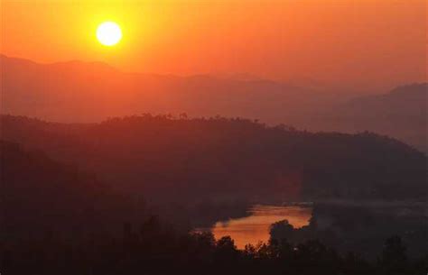 Sunset Hill in Hsipaw: 1 reviews and 3 photos