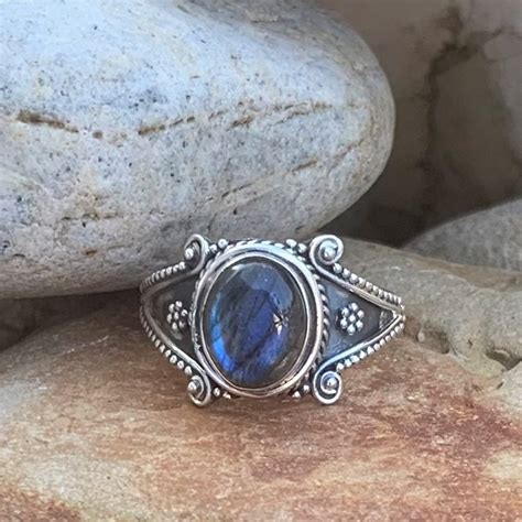 Sterling Silver Labradorite Ring - GLE-Good Living Essentials