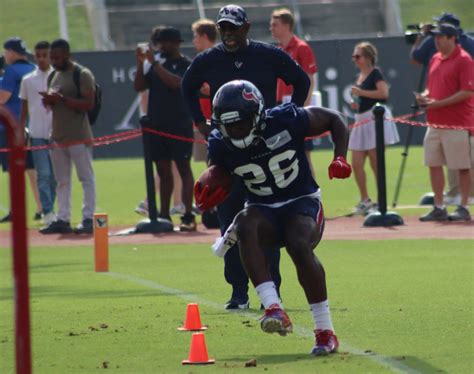 Texans’ Devin Singletary says respect is key in RB competition - Yahoo ...