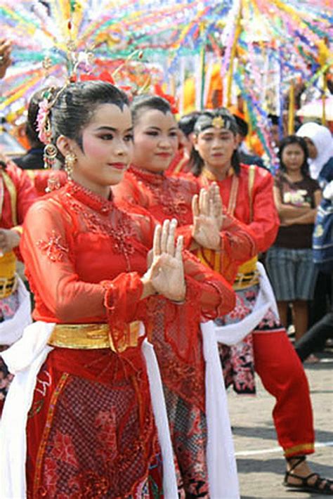 Tari Gambang Jenis Budaya Indonesia Dalam Kesenian Jenis Budaya ...