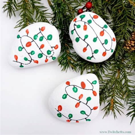 35 DIY Christmas Painted Rock Ideas - Bored Art