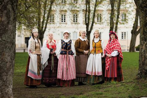 National Folk Costumes of Lithuania | Folk costume, Photo, Folk