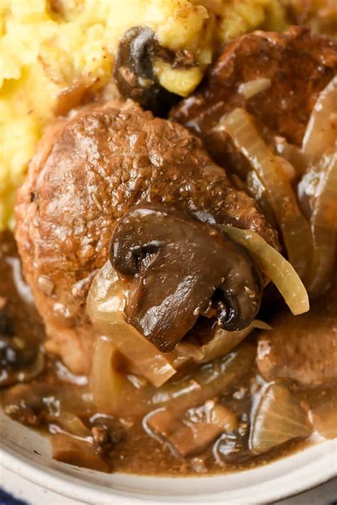 Easy Crock Pot Round Steak with Mushrooms - NeighborFood