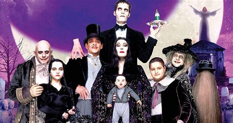 The Addams Family Director Reflects on Casting Raul Julia & Anjelica ...