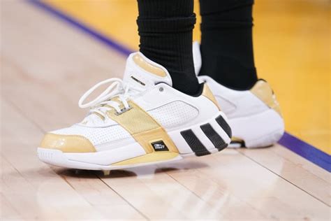 Kyle Lowry Wears Gilbert Arenas' Retro Basketball Shoes - Sports Illustrated FanNation Kicks ...