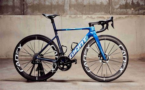 Early preview: The new 2023 Giant Propel - Canadian Cycling Magazine