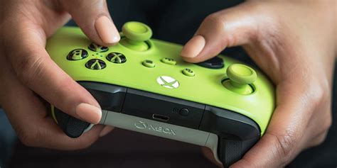 Official Electric Volt Xbox Wireless Controller hits Amazon low for today only at $40 (Reg. $65)