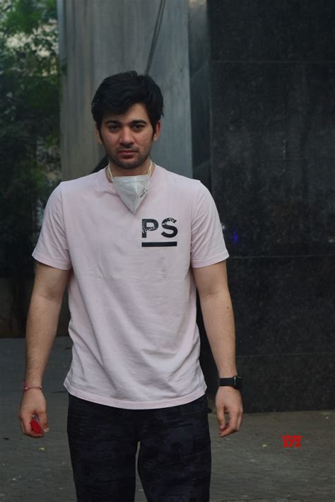 Karan Deol Spotted At Bandra HD Gallery - Social News XYZ