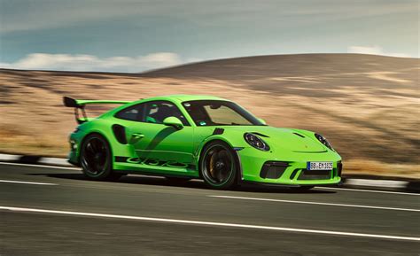 Porsche 911 GT3 / GT3 RS Reviews | Porsche 911 GT3 / GT3 RS Price, Photos, and Specs | Car and ...