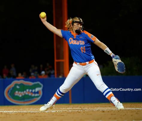 Florida Gators softball wins behind Barnhill's no-hitter