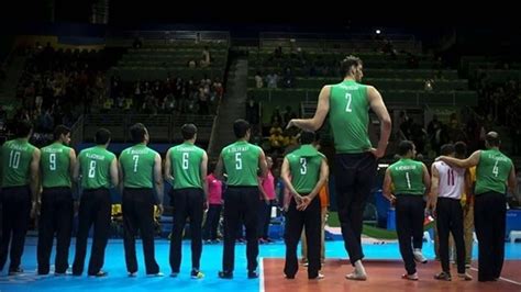 Morteza Mehrzad: segundo homem mais alto do mundo em busca da segunda medalha paralímpica ...