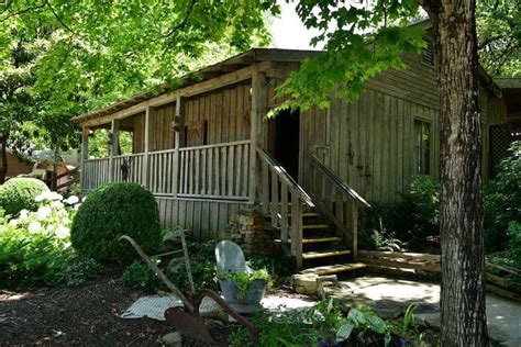 Tennessee Mountain Home: Take a Look Inside Dolly Parton’s Childhood Home