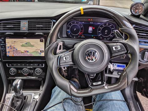 FL interior on my 7R + CF wheel🖤💛 Insta: sam.7r : Golf_R