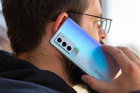 iQOO 9 SE review: Design, build quality, controls and connectivity