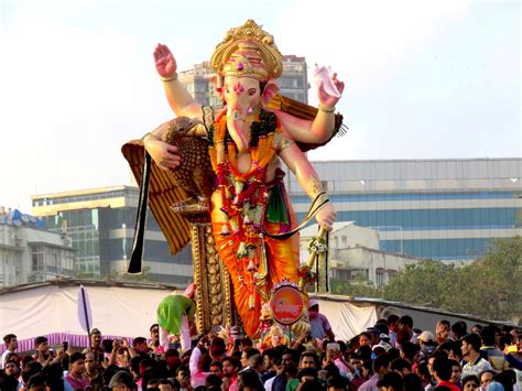 Mumbai Ganpati Festival Tours - Ganesh Chaturthi Visarjan Tour