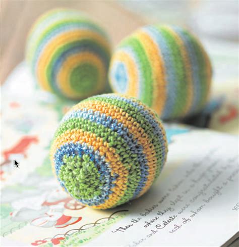 Ravelry: Juggling balls pattern by Claire Montgomerie