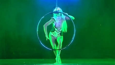 Acrobatic Show Promo j22SHO161011 - YouTube