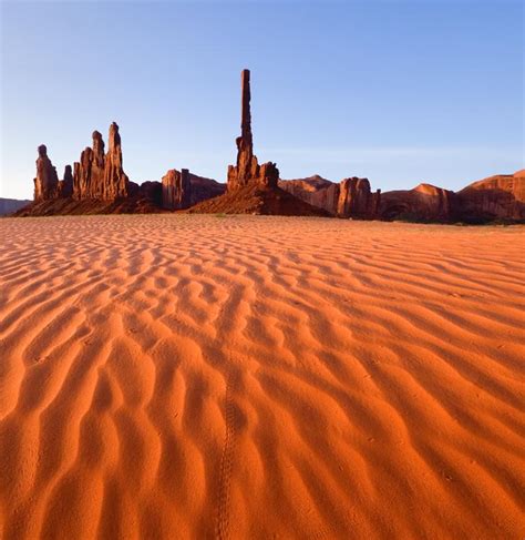 Monument Valley Hiking Trails | Utah.com