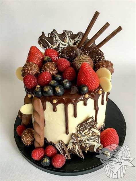 Summer Fruits and Dark Chocolate Drip Cake | Drip cakes, Desserts ...