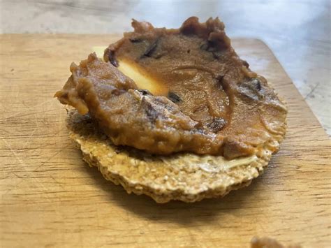 Oil-free Vegan Cheesy Scottish Oatcakes - Traditional Plant-Based Cooking