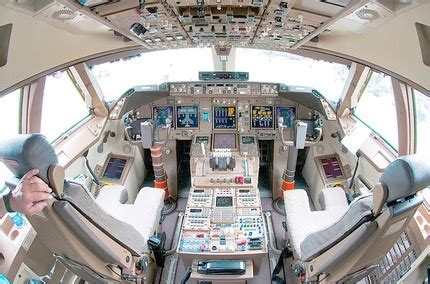 Boeing 747-8 Cockpit | Boeing 747