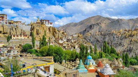 10 Best Tourist Places in Ladakh To Visit - WildlifeZones