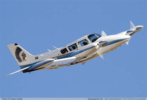 The Piper Twin Comanche | Aviation, Passenger aircraft, Private aircraft