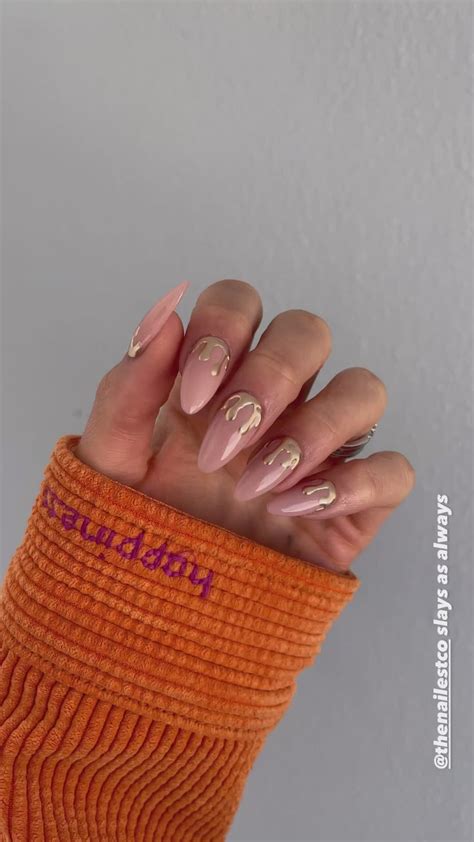 Light Brown Glitter with Gold Wishbone Nails | The Nailest