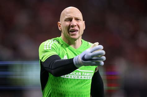 Atlanta United goalkeeper Brad Guzan (knee) out 10-12 weeks