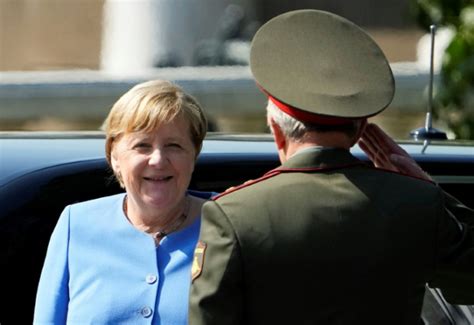 Merkel and Putin discuss 'deep differences'