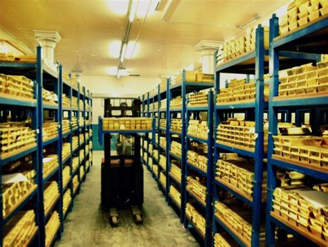 How many Good Delivery gold bars are in all the London Vaults ...