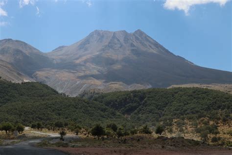 Earthquakes stir up long-dormant volcano in central Turkey | Daily Sabah