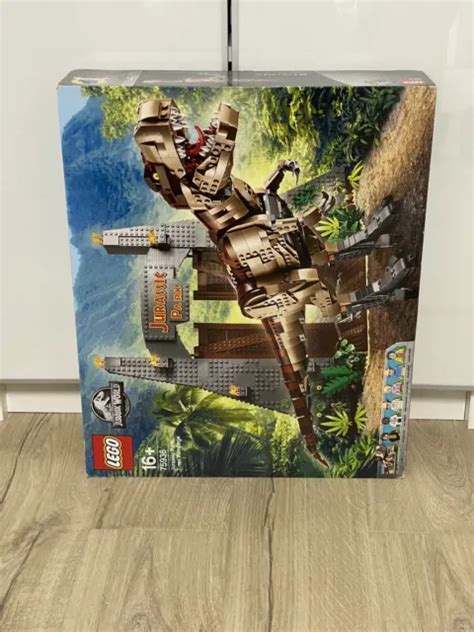 LEGO JURASSIC WORLD Jurassic Park: T. rex Rampage (75936) £219.00 ...