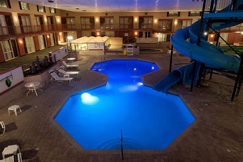 Grand Texan Hotel & Convention Center Pool: Pictures & Reviews - Tripadvisor