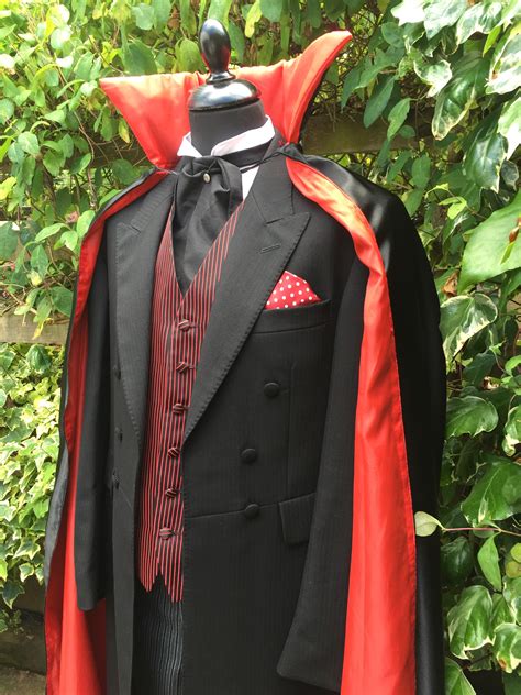 Mens Count Dracula Costume To Hire. Mens Halloween Costumes.