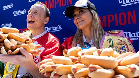 2023 Nathan's Hot Dog Eating Contest: Joey Chestnut takes home 16th men's title, Miki Sudo wins ...