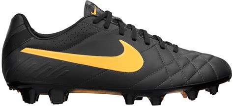 ADITYA NUGRAHA MAHENDRA PUTERA: NIKE TIEMPO LEGEND IV BLACK