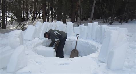 How To Build A Proper Igloo | Unofficial Networks