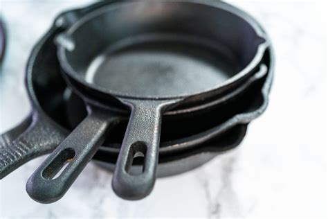 Guide To Selecting The Perfect Cast Iron Skillet For Your Kitchen - Kitchenware Compare