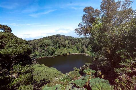 Heading up Barva Volcano | Visit Costa Rica | The official site about tourism in Costa Rica