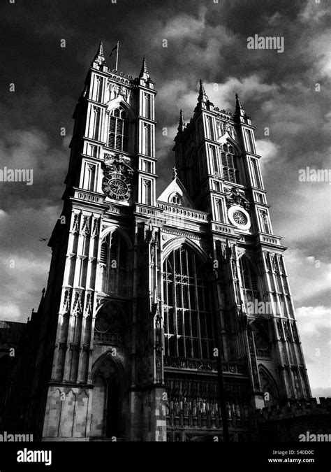 Dark gothic architecture london hi-res stock photography and images - Alamy