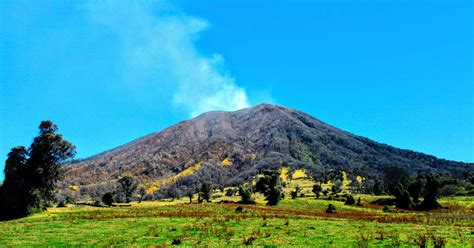 Parque Nacional Volcán Turrialba reabrió hoy sus puertas al público