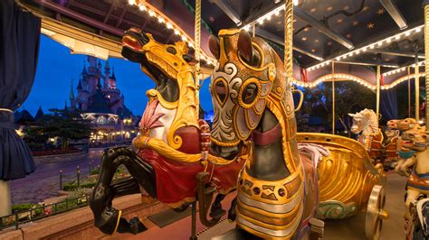 Le Carrousel de Lancelot : L'Attraction manège | Disneyland Paris