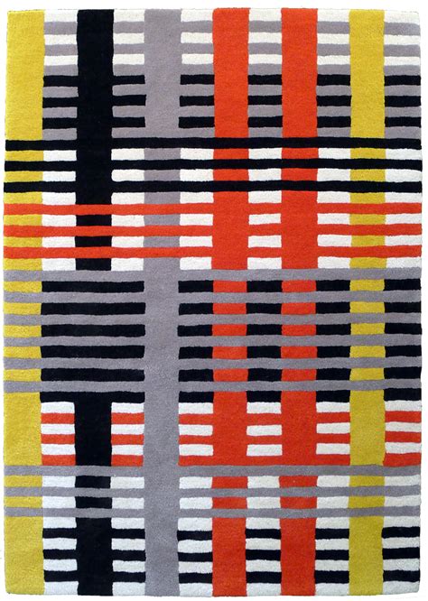 Why was Anni Albers a leading textile artist?