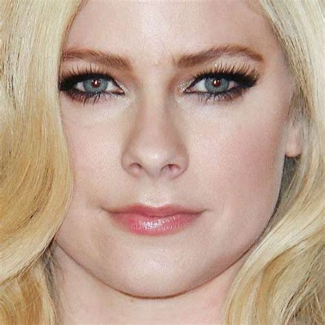 Avril Lavigne's Makeup Photos & Products | Steal Her Style