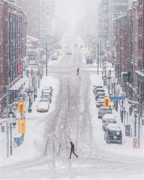 Snowy Downtown : r/toronto